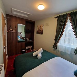 Budget Kamer met een King Size Bed